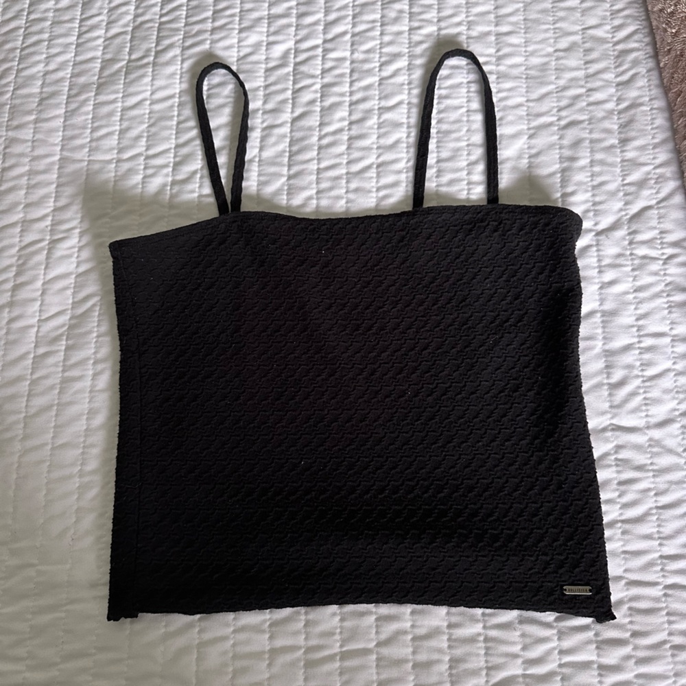 Medium Hollister black tank crop top